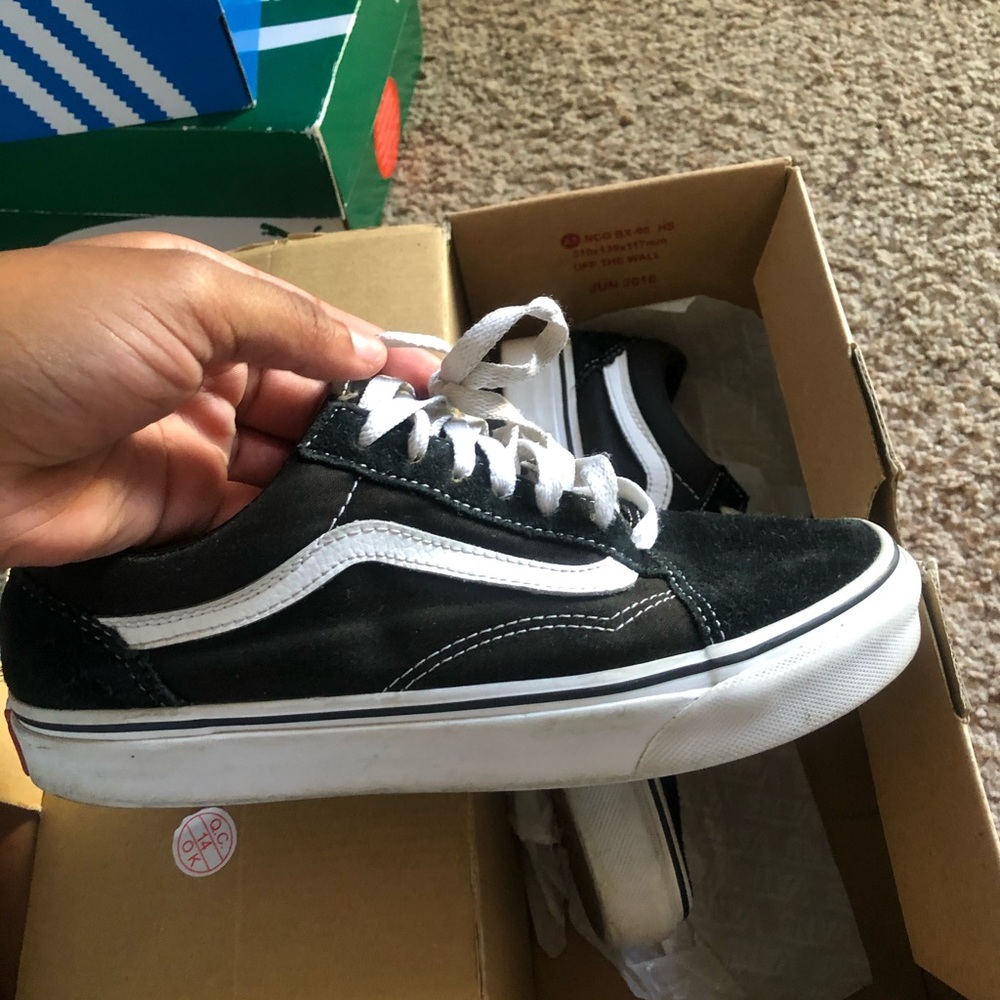 Vans - Picture 3 of 4